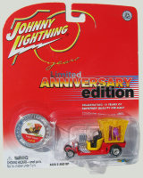 Масштабная модель 1:64 Johnny Lightning